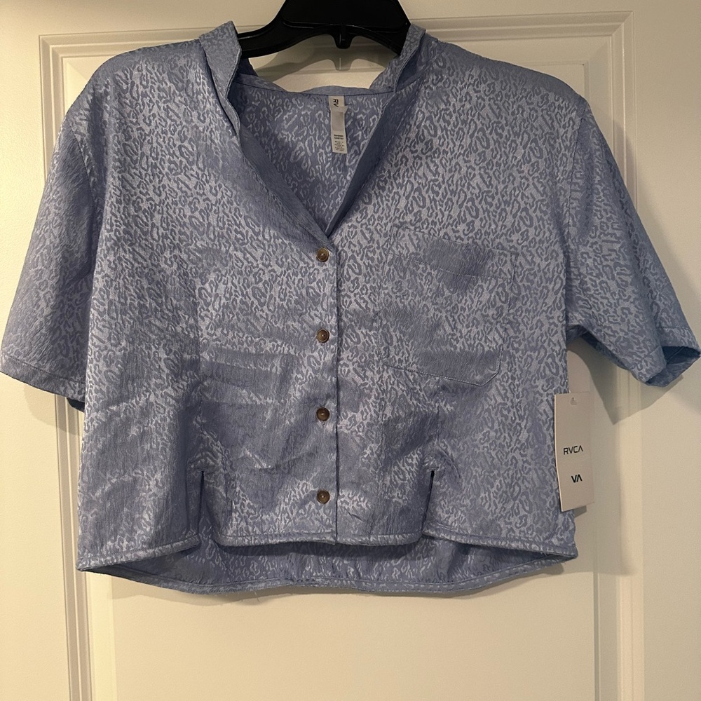 RVCA Vacay Button Down Resort Wear Light Blue Silky Small Cruise BNWT - Picture 3 of 6